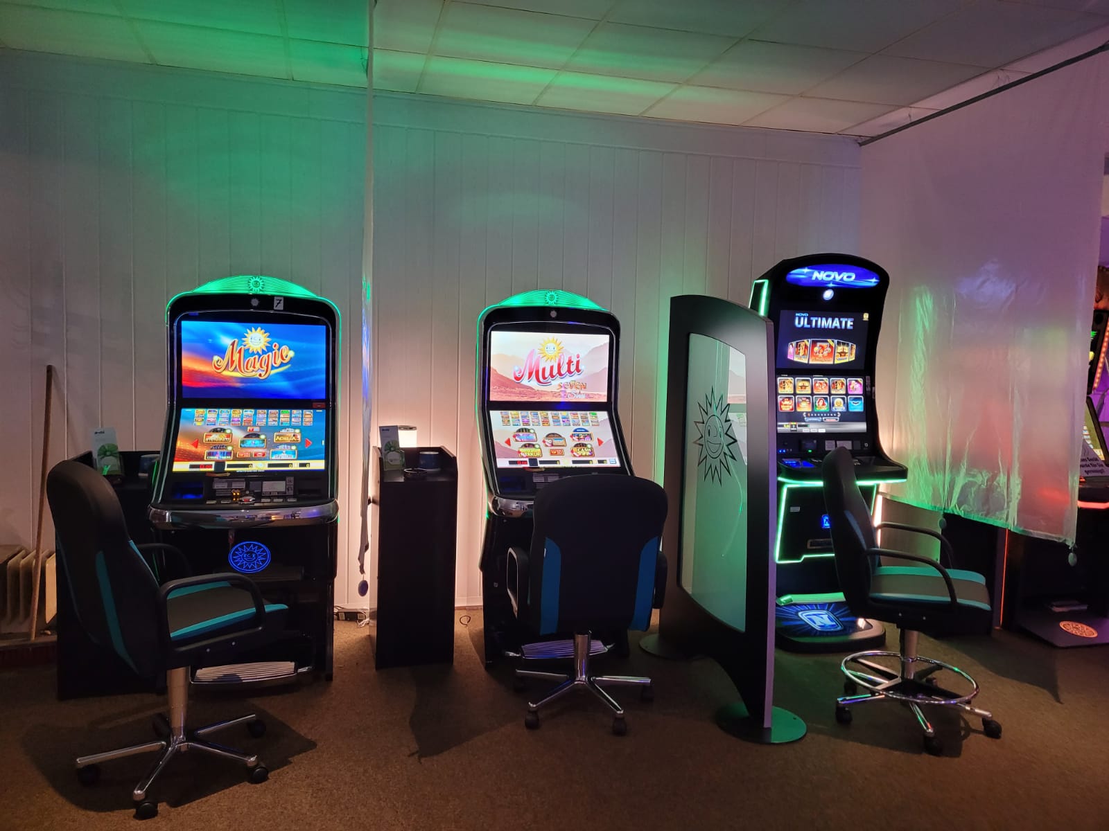 Spielgeräte mit Sitzplätzen